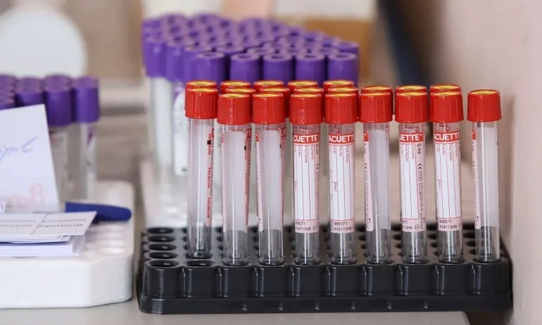 1225 нови случая на COVID-19 у нас, 19 души починаха за денонощие - Tribune.bg