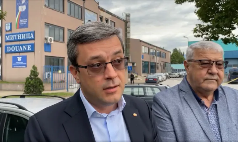 ГЕРБ: Вярно ли е, че племенницата на Петко Петков оглавява пловдивската митница ден след като той дава плика на Узунов? - Tribune.bg