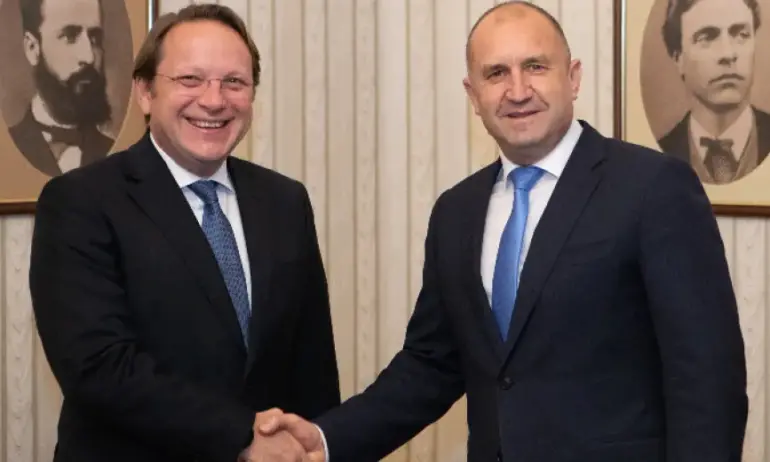 Комисарят по въпросите на разширяването Оливер Вархеи пристига в България - Tribune.bg