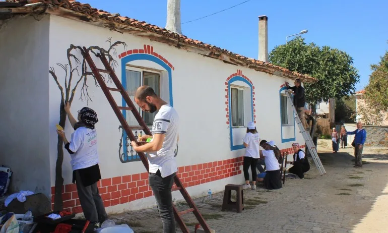 Фестивал на цветовете се проведе в Ивайловград - Tribune.bg