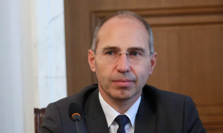 Веселин Тодоров: Нуждаем се от около 50 дни, за да подготвим машините за гласуване - Tribune.bg