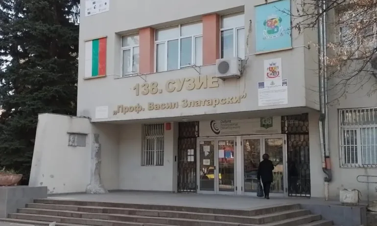 Камери в училищни тоалетни вместо визия: провалът на Васил Терзиев - Tribune.bg