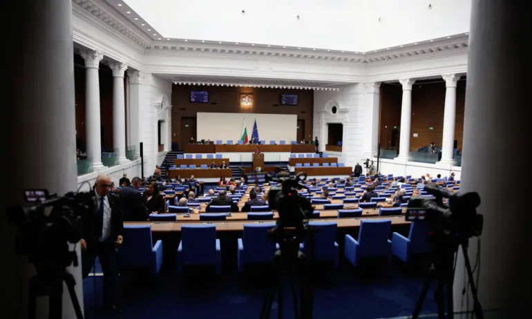 Депутатите приеха на първо четене промени в Закона за администрацията.