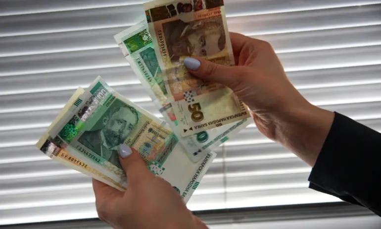 Заплати на светло през 2026 г.: Европейска директива предлага тайната на възнагражденията да падне - Tribune.bg