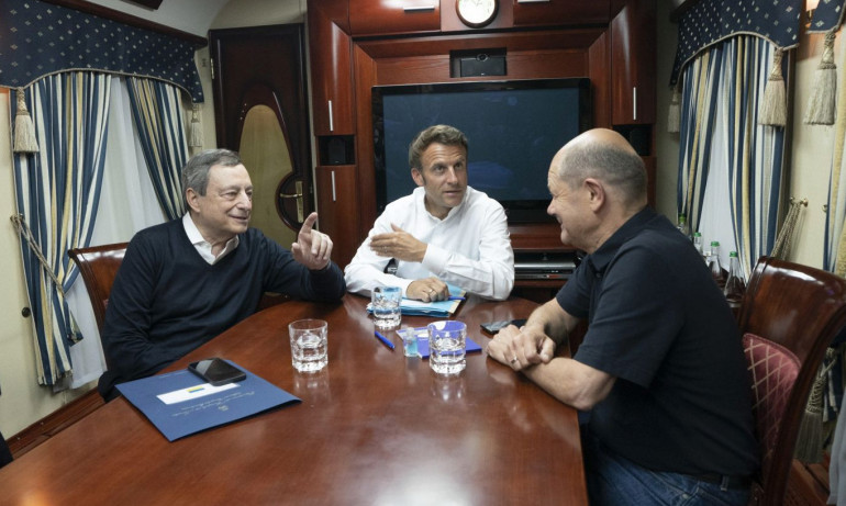 Макрон, Шолц и Драги отпътуваха за Киев с влак - Tribune.bg
