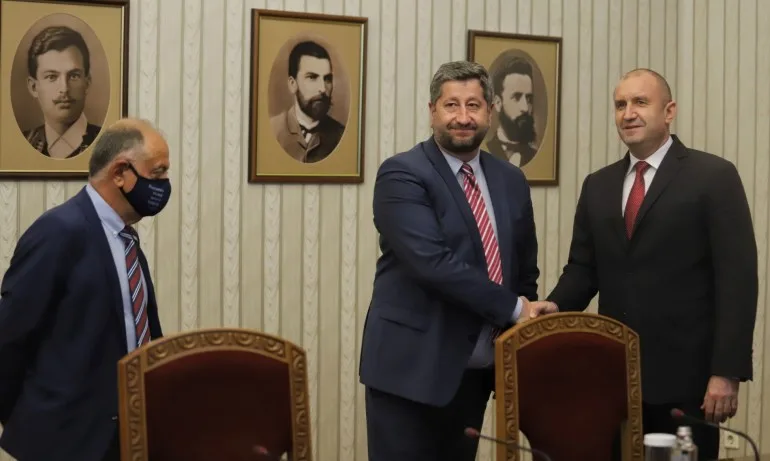 ДБ пред Радев: Трябва да осъзнаем отговорността си с третия мандат, той ще осигури Първа помощ за страната - Tribune.bg