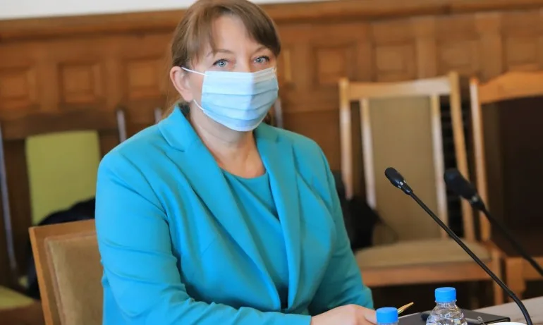 Сачева: Над 1,2 млрд. лева са насочени към справяне с последиците от Covid-19 - Tribune.bg