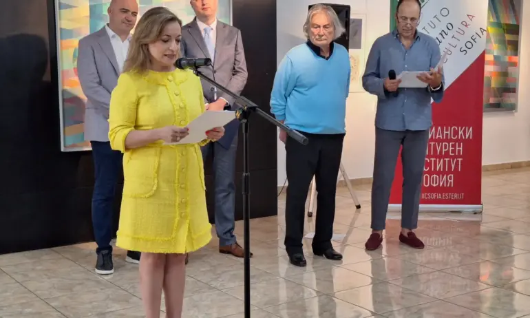 Изложбата Abstracta на художника Атилио Таверна 17 юли 2024 г. в галерия Средец - Tribune.bg