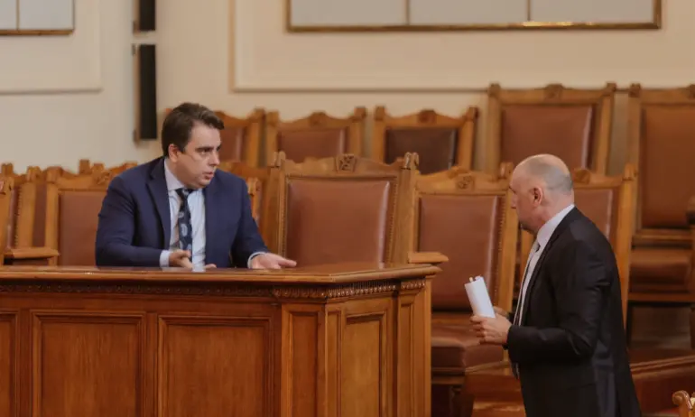 Лекс: Асен Василев е осъден да плати 5000 лева на Каримански за клеветническо твърдение - Tribune.bg