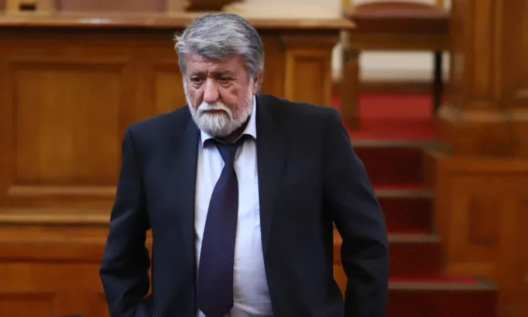 След три дни: Номинират Вежди Рашидов за председател на НС - Tribune.bg