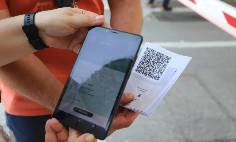 От днес пътуваме със здравен сертификат в 33 държави - Tribune.bg