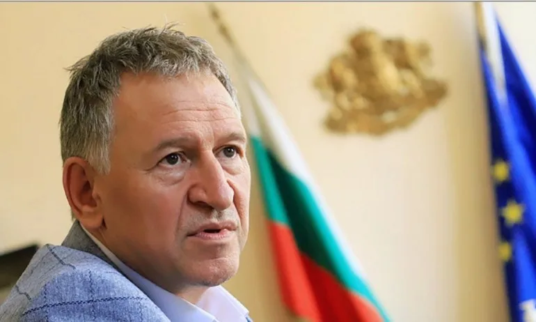 Проф. Ангелов за Кацаров: Държавната институция се ползва за частен интерес - Tribune.bg