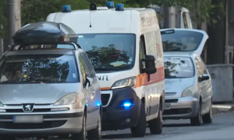 Фамилии се мляха и ръгаха жестоко в пловдивско село - Tribune.bg