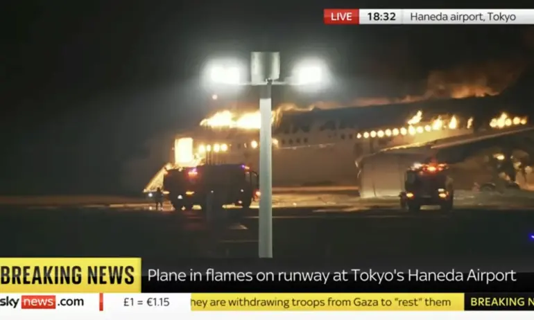 Самолет горя на пистата на летище в Токио, всички 367 пътници бяха успешно евакуирани (ВИДЕО) - Tribune.bg