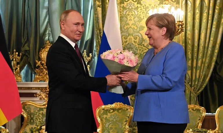 На прощаване: Меркел и Путин на среща в Москва - Tribune.bg