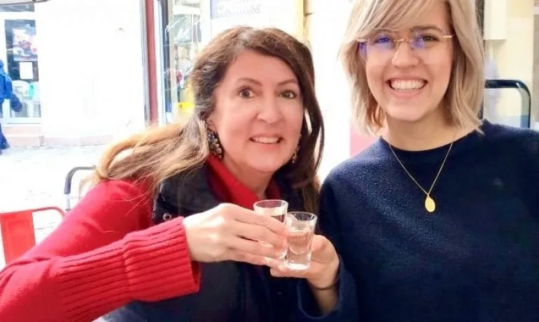 Херо Мустафа разгледа Пловдив – опита българска ракия - Tribune.bg