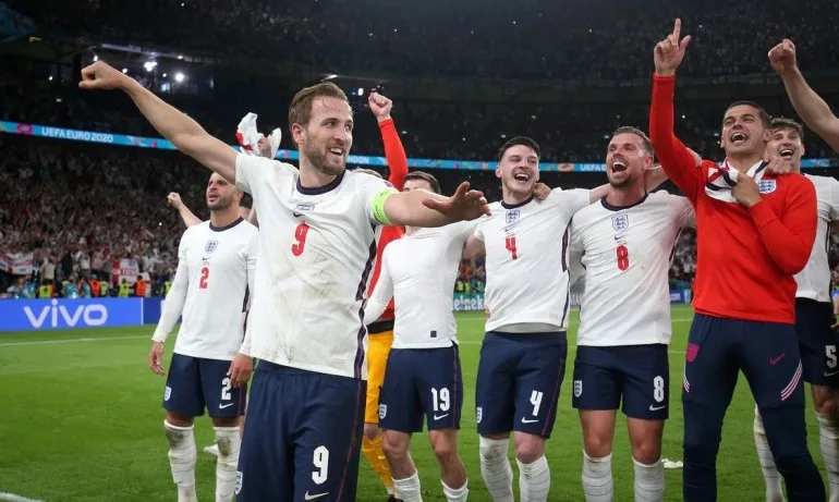 Англичаните си делят 9,5 милиона паунда при европейска титла - Tribune.bg