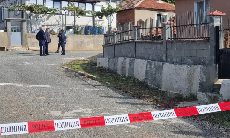 Прокуратурата иска постоянен арест за мъжа, убил майка си, сестра си и леля си - Tribune.bg