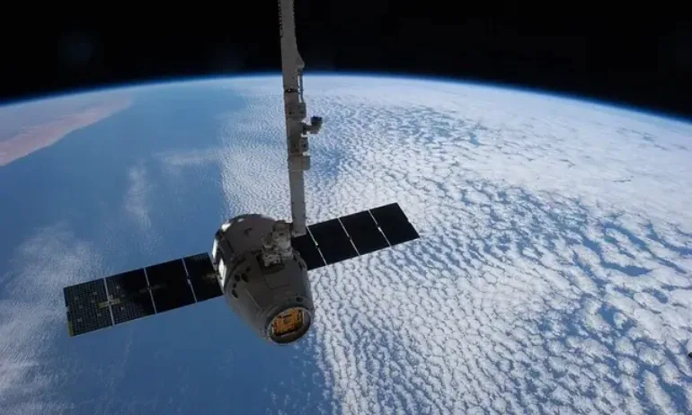 Русия заплаши Запада, че може да се прицели в космическите им сателити - Tribune.bg