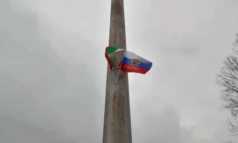 Столична община отстранява поставени руски знамена на Цариградско шосе (СНИМКИ) - Tribune.bg