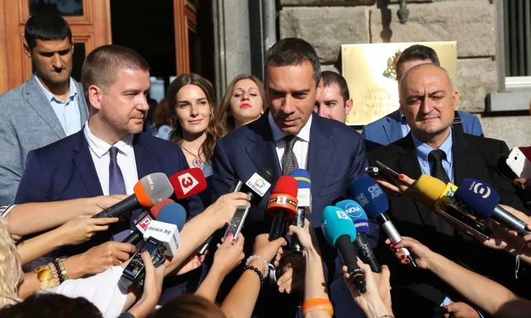 ГЕРБ спази традицията: Партията беше първата, която се регистрира за участие в местните избори - Tribune.bg