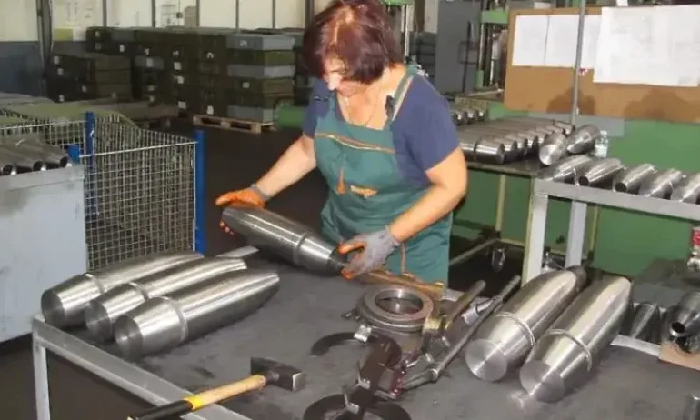 След експлозията в Арсенал: Разпоредиха проверка на всички оръжейни заводи и складове в 6 области - Tribune.bg