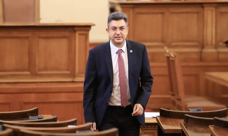 Николов: А Вие, Уважаеми Сънародници, които жадувате за промяна след 30 г. лутане в пустинята, открихте ли месията в себе си? - Tribune.bg