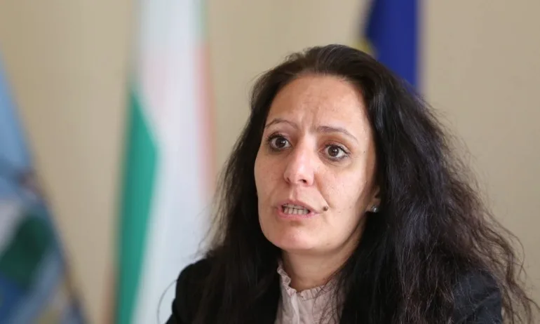 Кметицата на ДБ Росина Станиславова не вижда конфликт на интереси при назначаването на дъщеря си - Tribune.bg