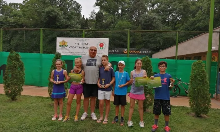 Емил Андреев и Олга Кочеткова спечелиха Регионално до 12 г. във Варна - Tribune.bg