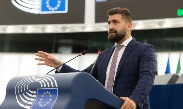 Андрей Новаков: България се сбогува с европейския си имидж - Tribune.bg