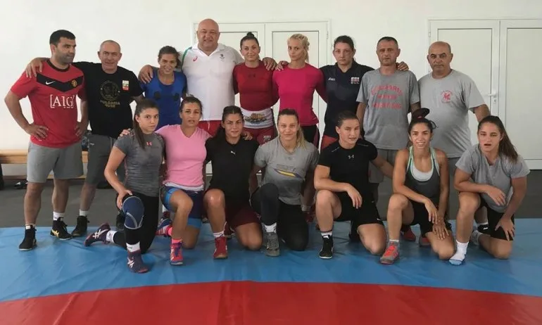 Спортният министър посети тренировка на женския национален отбор по борба - Tribune.bg