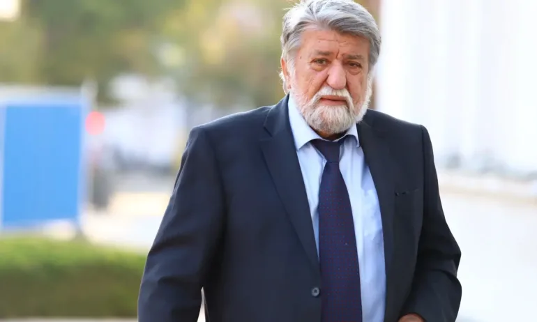 След тридневната сага: Вежди Рашидов стана председател на 48-ия парламент - Tribune.bg