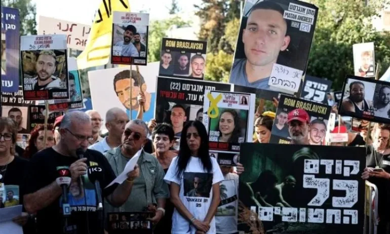 Освободиха първите заложници на Хамас в Газа - Tribune.bg