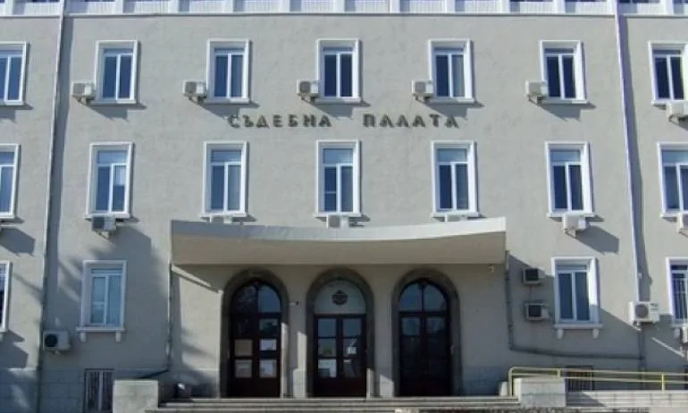 Двама с обвинения след безредиците в Гълъбово - Tribune.bg