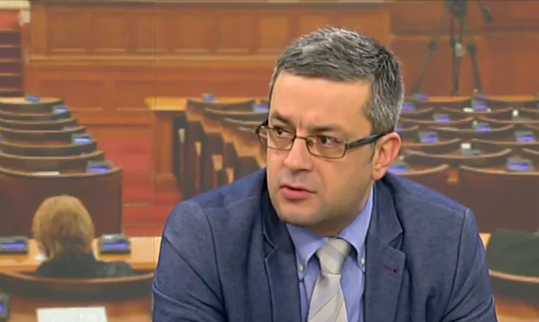 Биков: Не можем да подадем оставка, представляваме 1,5 млн. българи - Tribune.bg