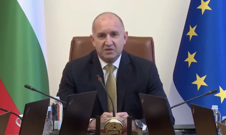 Радев: Забраняваме рекламата на хазарт - Tribune.bg