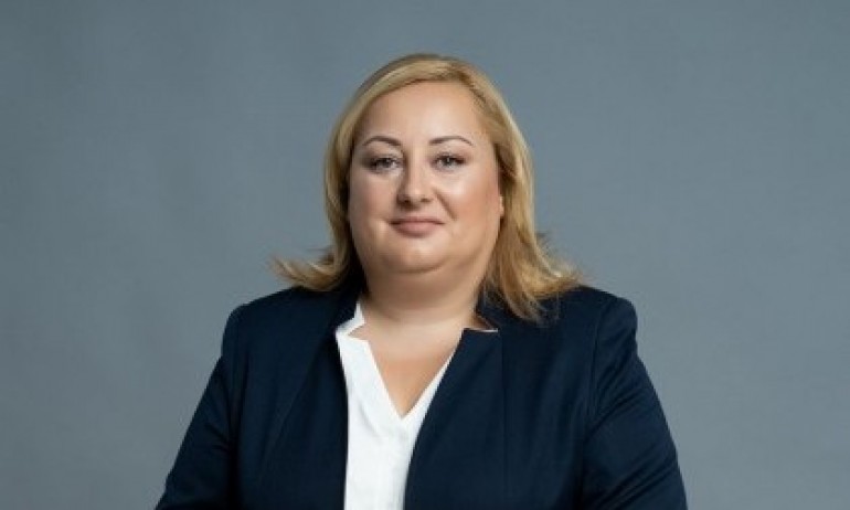 Дъщерята на новия шеф на комитета за борба с коронавируса – бивш общински съветник с фалшива диплома за висше - Tribune.bg