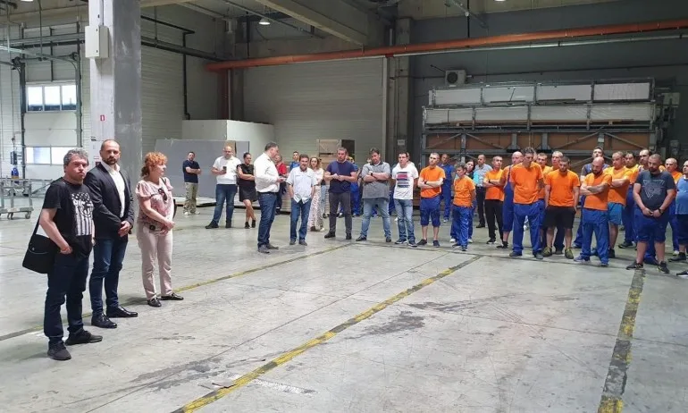 След ДБ и Тошко Йорданов тръгна на агитация по предприятията - Tribune.bg