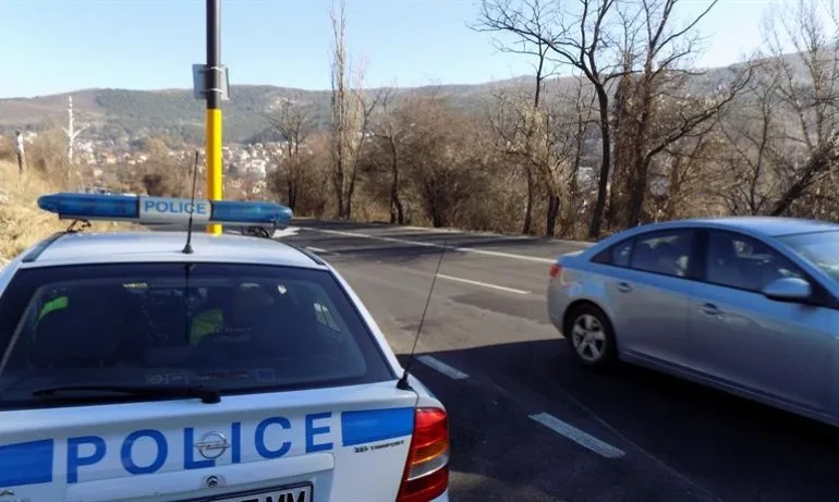 Затруднено е придвижването по автомагистрала Хемус в участъка София – Ботевград - Tribune.bg