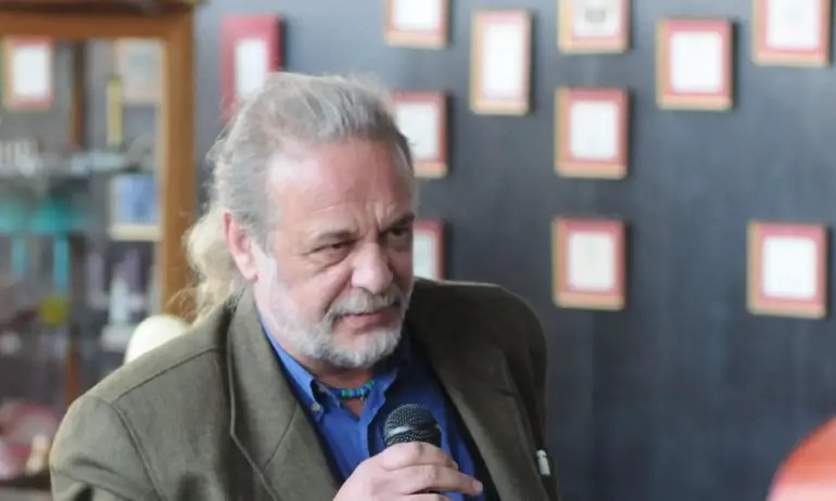 Отзвукът на калъфи, галоши и селяци: Адът - това е Дайнов късно вечер - Tribune.bg