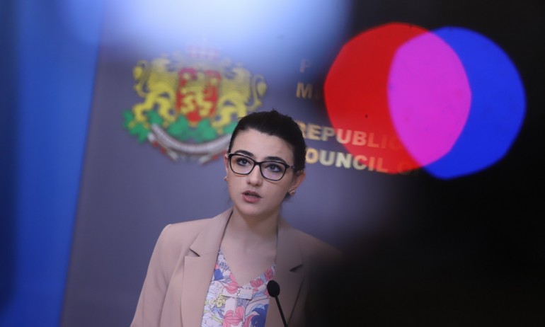 Адвокат се усъмни в думите на Бориславова, че сме силен глас за Украйна в Хага - Tribune.bg