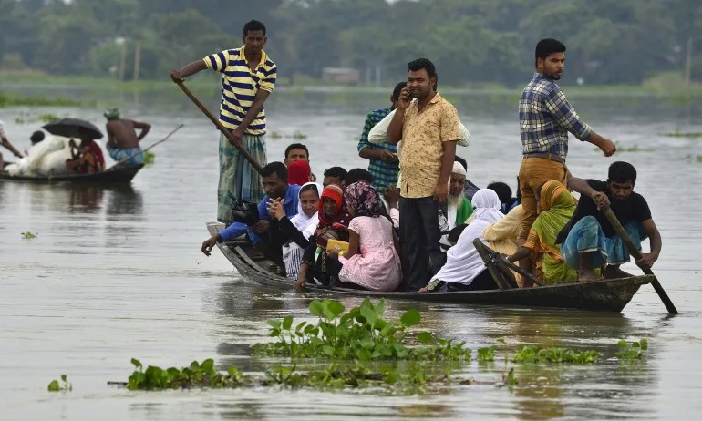 Над 40 души са загинали от наводнения в Непал и Индия - Tribune.bg