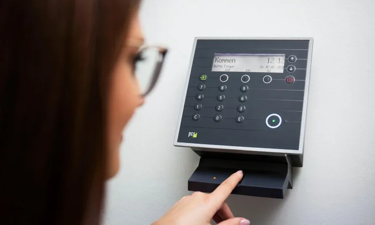 Полу-Шенген? Франция въвежда биометричен контрол на 120 пристанища и летища - Tribune.bg