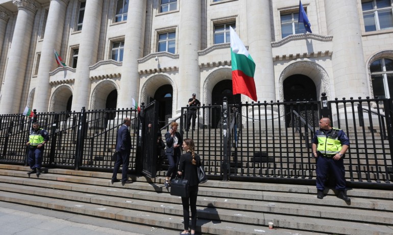 Прокуратурата образува досъдебно производство във връзка с използване на софтуера Пегас - Tribune.bg