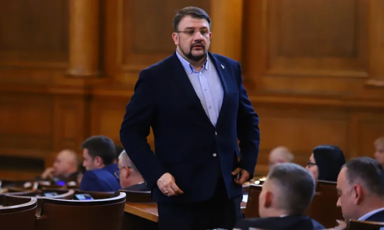 Депутатът Настимир Ананиев заплаши със съд всеки, който уронва репутацията