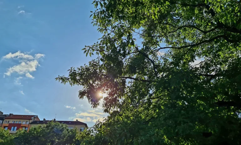 Слънчево и топло днес, а утре – дъжд и гръмотевици - Tribune.bg