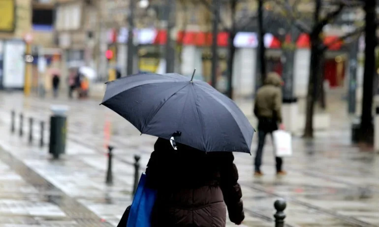 Жълт код за валежи е обявен за 14 области в Северна и Южна България - Tribune.bg