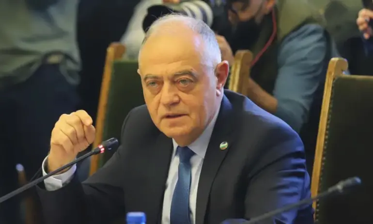 Атанас Атаносов: Паднаха маски, Радев се позиционира на страната на Русия - Tribune.bg