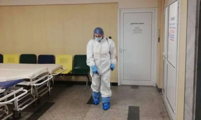 Бивш пиар на БСП осветли схемата на Нинова: Разпозната е като санитарка от хора с Фейсбук на няколко дни - Tribune.bg