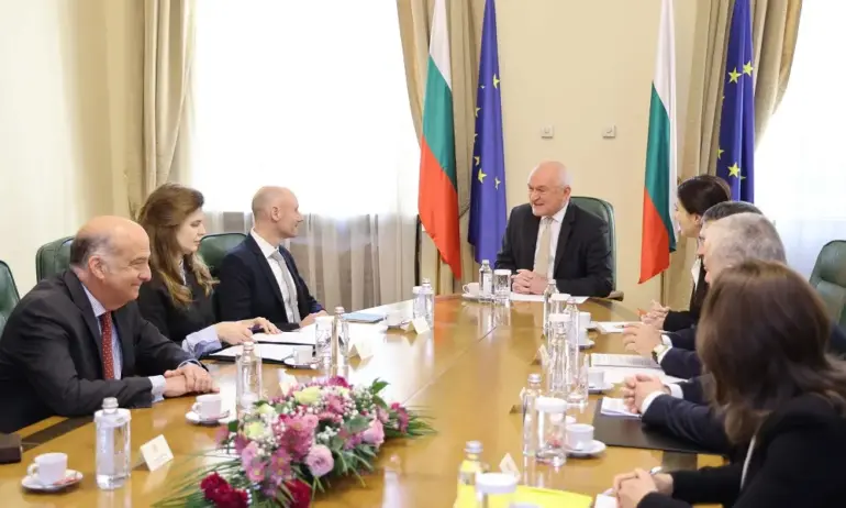 САЩ отчитат напредъка на България по присъединяването към Програмата за безвизово пътуване - Tribune.bg